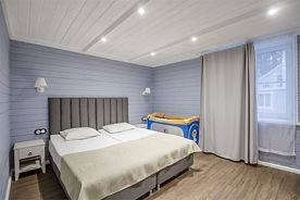 Четырехместный номер с проходной комнатой, База отдыха Vyritsa Village, Вырица