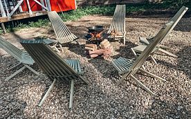 Двухместный коттедж с красивым видом из окна двуспальная кровать, Глэмпинг Красный домик в лесу на Живописной улице, Шадрино