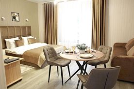 Студия с балконом и с красивым видом из окна, База отдыха Горница, Архыз