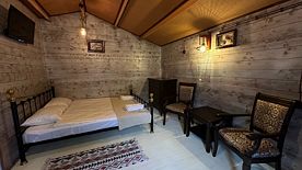 Двухместный коттедж двуспальная кровать, База отдыха Эко домики в Лоо, Нижнее Учдере