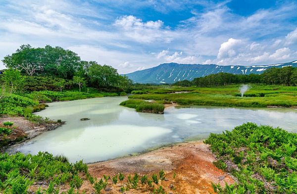 Кальдера вулкана Узон