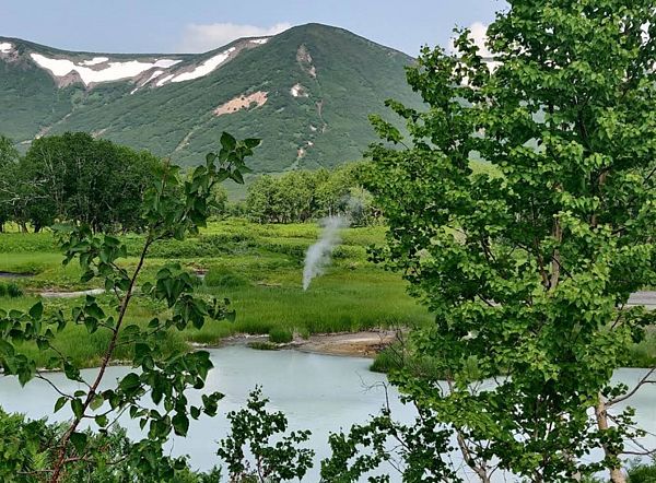 Кальдера вулкана Узон