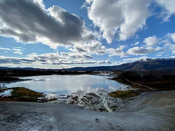 Кальдера вулкана Узон