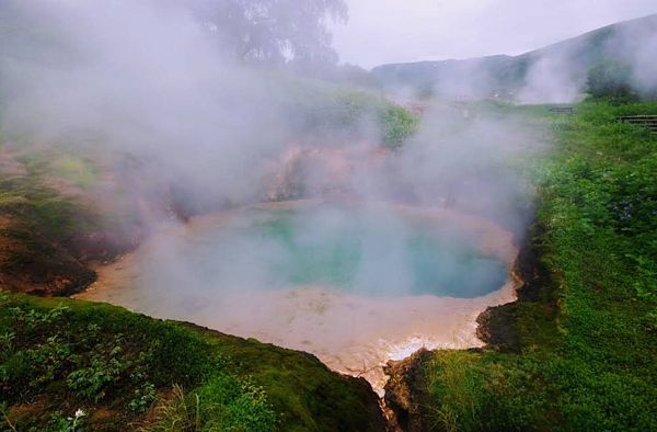 Кальдера вулкана Узон