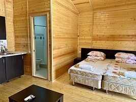 Апартаменты рядом с пляжем, База отдыха Морской ветер, Пицунда