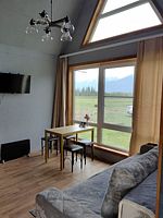 Пятиместный полулюкс с видом на горы, Глэмпинг Место Силы Баян Талаа, поселок Аршан