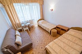Улучшенный У2 Улучшенный однокомнатный номер с 2 односпальными кроватями и дополнительным местом, Пансионат Энергетик, Дивноморское