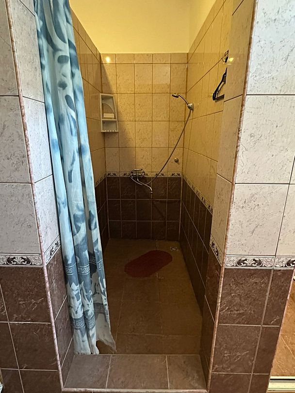 Эконом 2-местный (с большой кроватью)