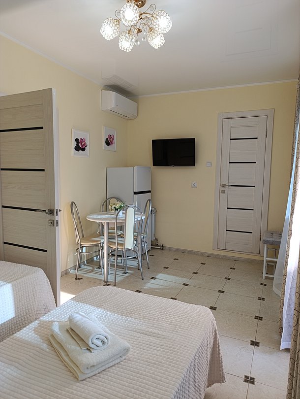 Семейный 5-местный 2-комнатный (1 этаж)