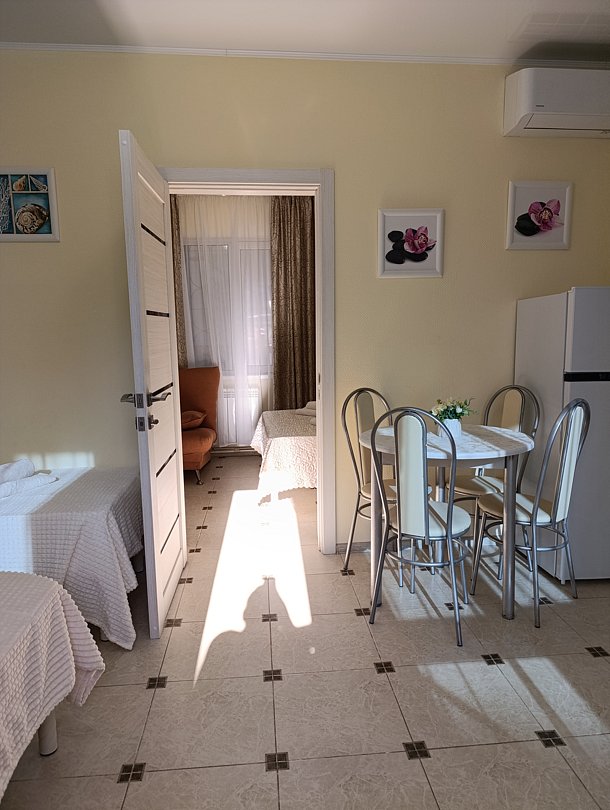 Семейный 5-местный 2-комнатный (1 этаж)