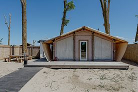 Берег 6 для друзей, Глэмпинг КаспияДОМ, Кировский