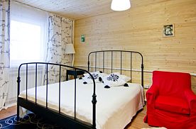 Сьют «Семейный» (в гостевых домах ), База отдыха Лесное поместье, Аргаяшский район