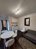 Семейный коттедж, Гостевой дом на берегу реки Каменка, село Высокая Гора