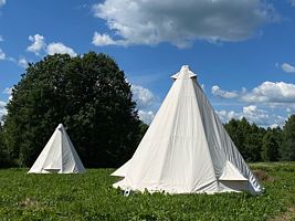 Типи, Типи-кемпинг ДесЛес, Коситчено