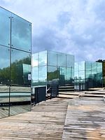 Зеркальный дом на воде, Загородный Клуб Утрау, Васильево