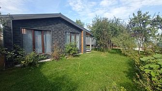 Частный дом у воды с банькой