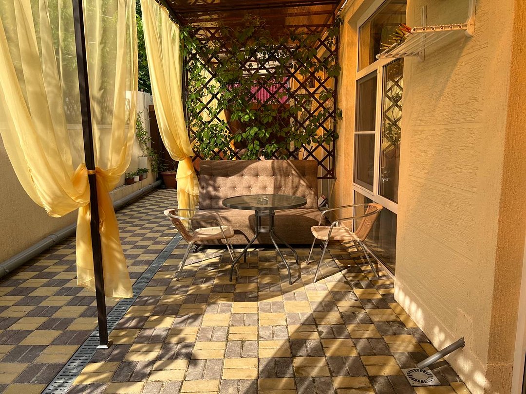 Апартаменты 4-местный (с собственным двориком)