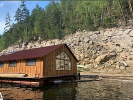 База Джойка, Плавбаза Охотничья, Бейский