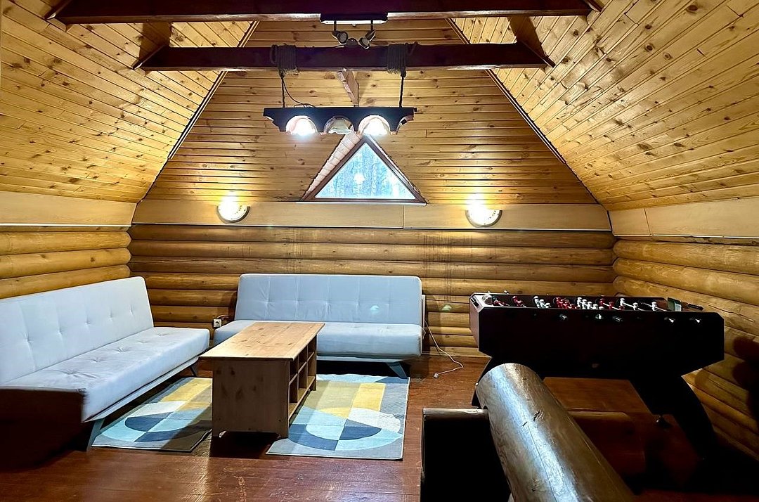 Дом 8-местный 4-комнатный 2-этажный (с баней)