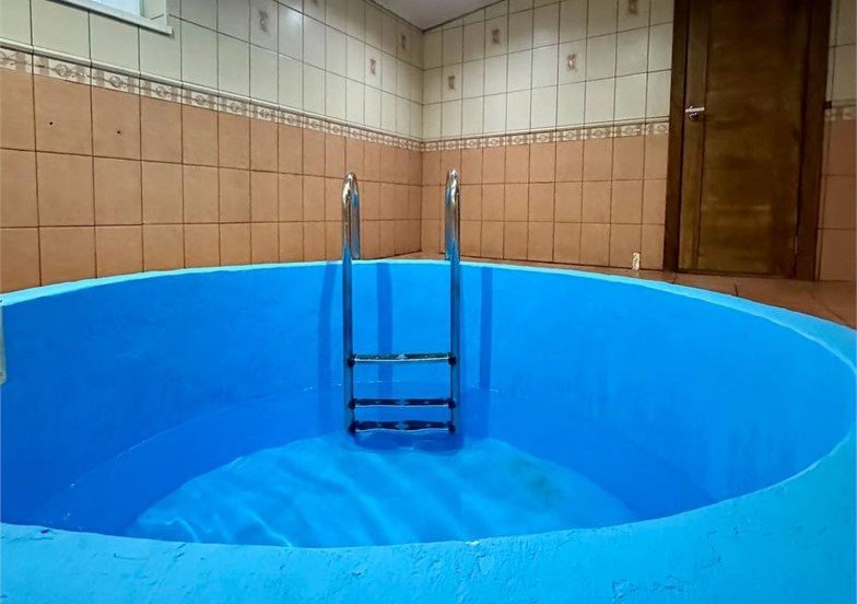 Дом 8-местный 4-комнатный 2-этажный (с баней)