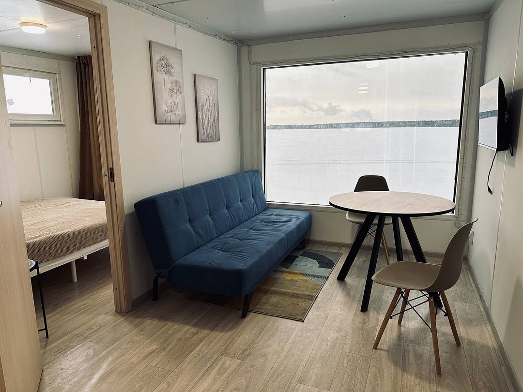 Домик 4-местный 2-комнатный №1 (вид на озеро)