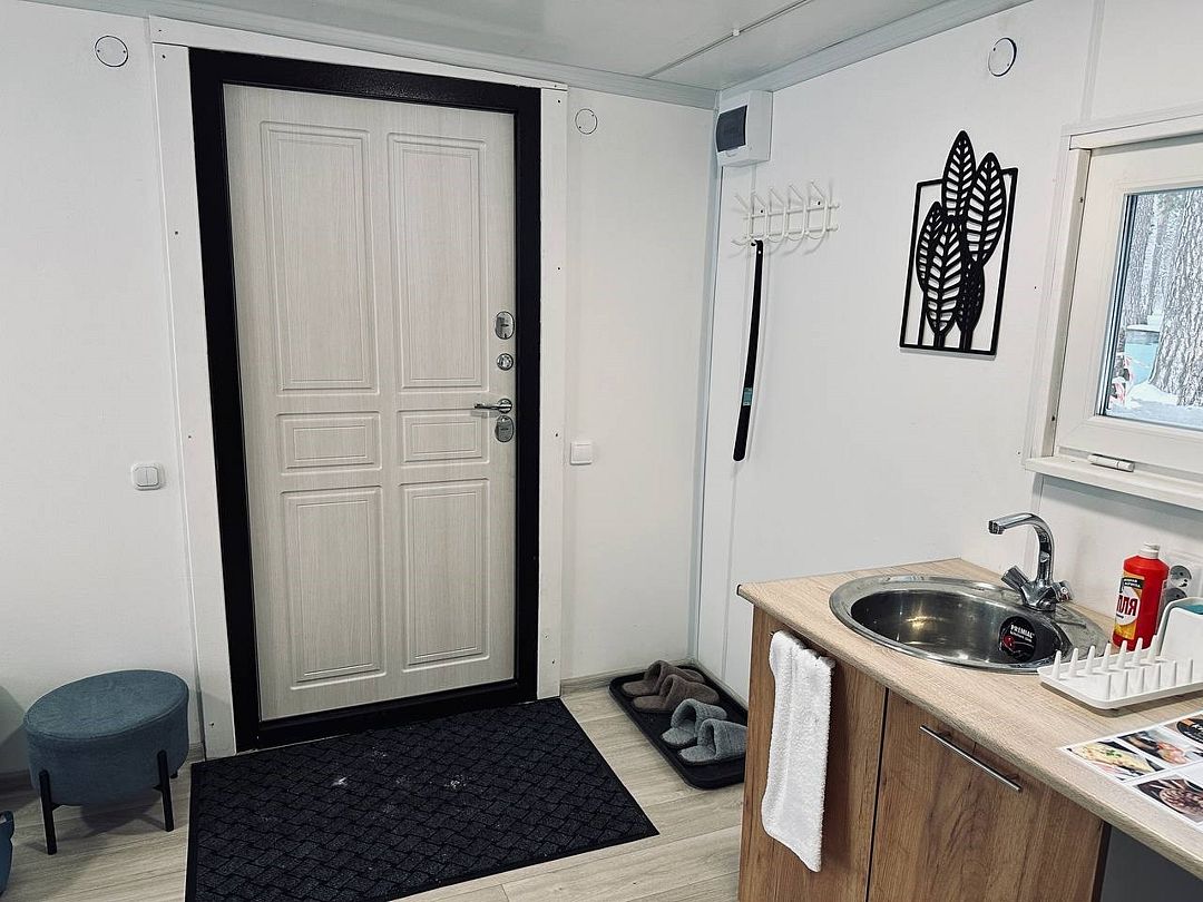 Домик 4-местный 2-комнатный №1 (вид на озеро)