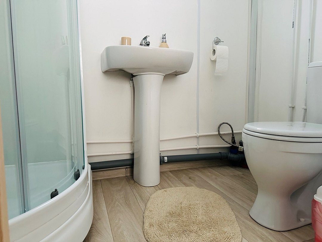 Домик 4-местный 2-комнатный №4 (вид на озеро)