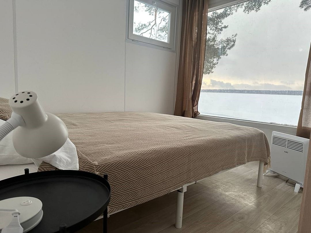 Домик 4-местный 2-комнатный №6 (вид на озеро)