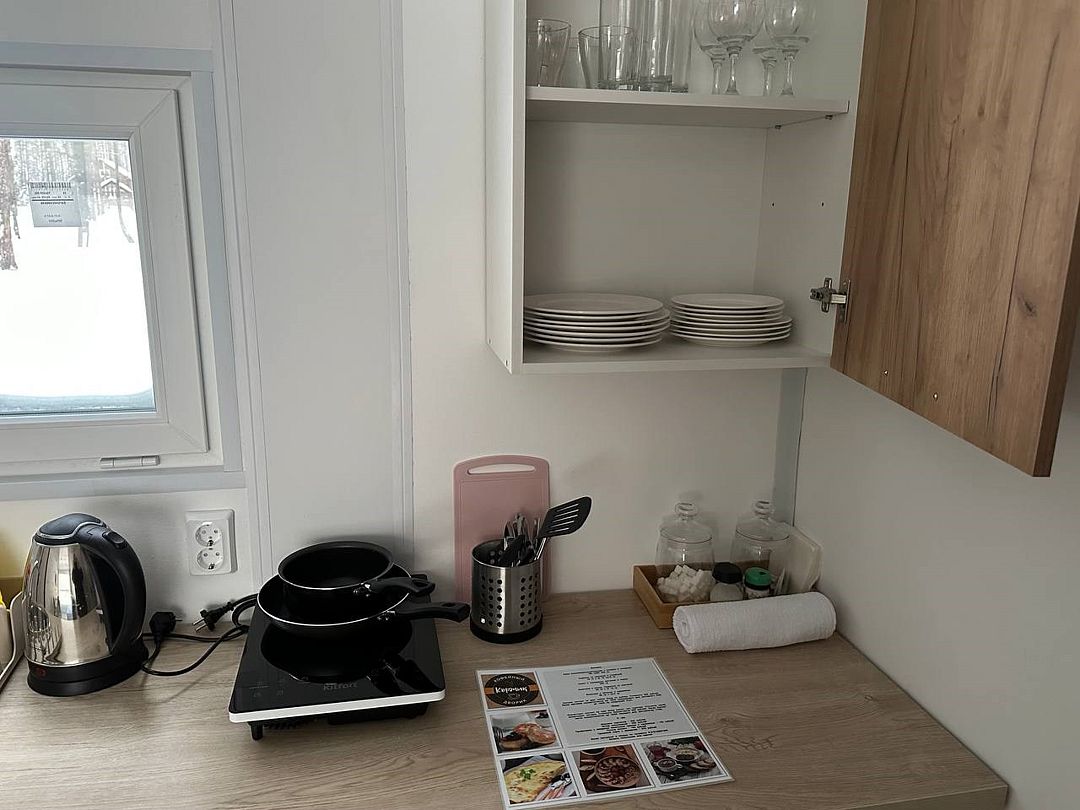 Домик 4-местный 2-комнатный №6 (вид на озеро)