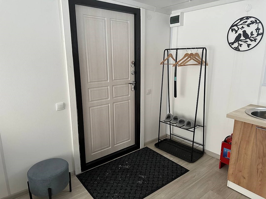 Домик 4-местный 2-комнатный №6 (вид на озеро)