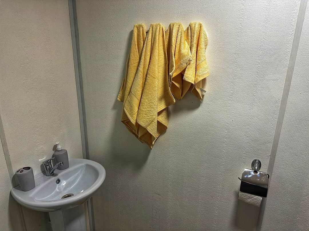 Домик 4-местный 2-комнатный №7 (вид на озеро)