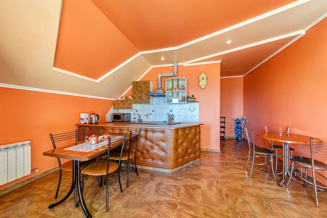 Люкс 4-местный 2-комнатный (Мансарда)