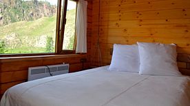 Двухместный номер Standard с видом на горы двуспальная кровать, База отдыха Красные ворота, село Акташ