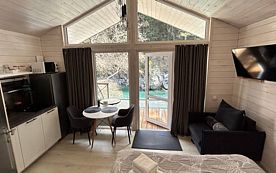 Двухместный семейный коттедж с балконом и с красивым видом из окна, База отдыха Белая Река, Зеленчукский район