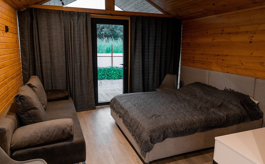 Дом 4-местный (с диваном)