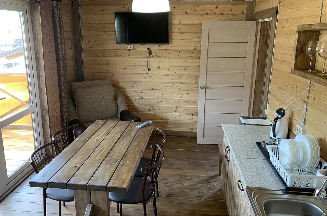 Люкс Плюс 4-местный 3-комнатный (70 м²)