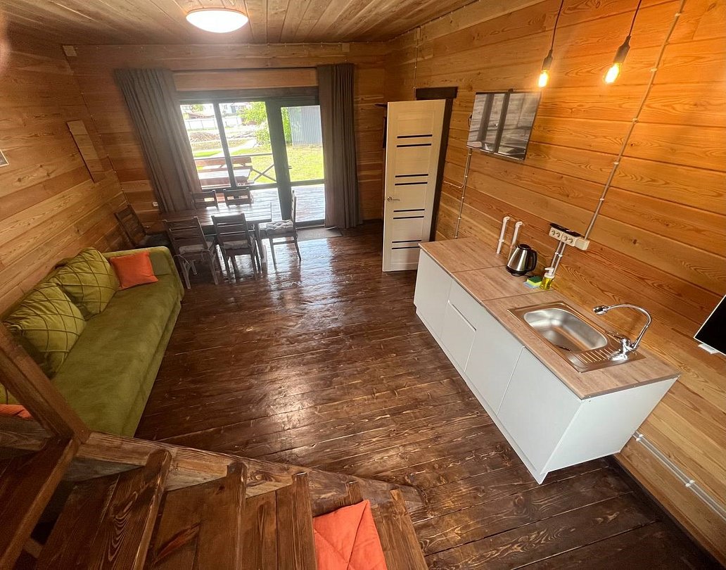 Люкс Плюс 6-местный 4-комнатный (100 м²)