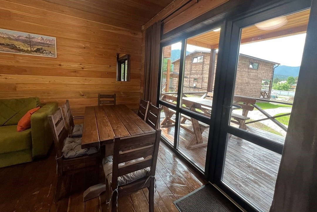 Люкс Плюс 6-местный 4-комнатный (100 м²)