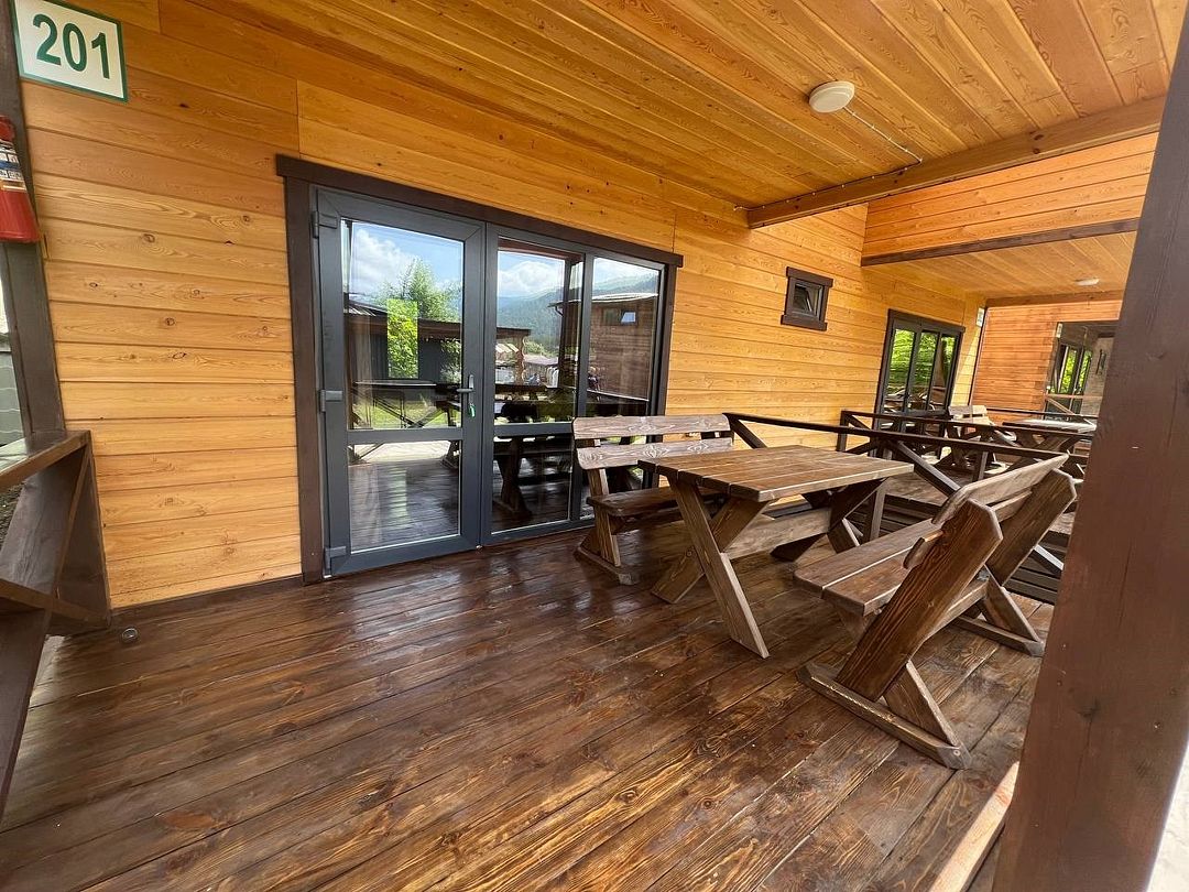 Люкс Плюс 6-местный 4-комнатный (100 м²)