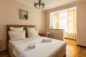 Двухместная комната с двуспальной кроватью, Гостевой дом Семья, Махачкала