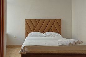 Пятиместная комната с 2 отдельными спальнями и видом на море, Гостевой дом Семья, Махачкала