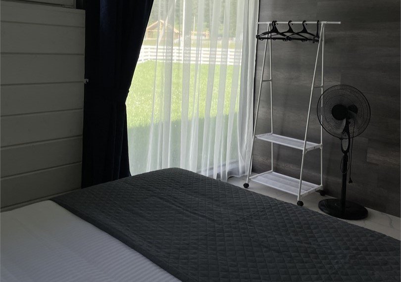 Коттедж 8-местный №13 (12 соток)