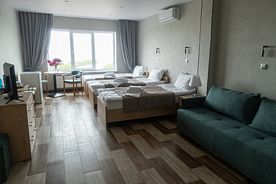 Первая категория с тремя односпальными кроватями, База отдыха Озёрная, Печорский район