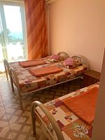 3-x местный стандарт с балконом 1-й категории, Гостевой дом Эстель, Лазаревское