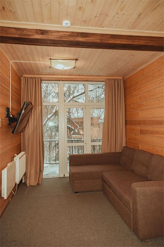 Дом 4-местный 2-комнатный (с панорамными окнами и верандой)