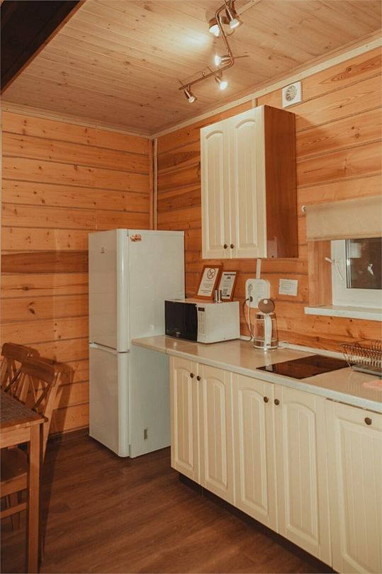 Дом 4-местный 2-комнатный (с панорамными окнами и верандой)