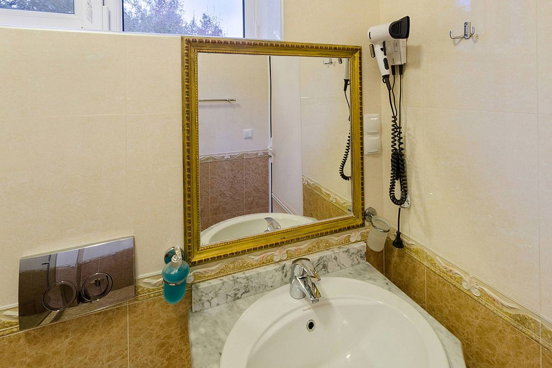 Люкс 4-местный 1-комнатный