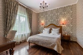 Двухместный полулюкс №4 с 2 комнатами с красивым видом из окна двуспальная кровать, База отдыха Лель, Уфа