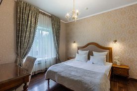 Двухместный полулюкс №2 с 2 комнатами с красивым видом из окна двуспальная кровать, База отдыха Лель, Уфа