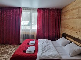 Двухместный номер Deluxe 2 отдельные кровати, База отдыха Яшкин Дом, Алтайский район